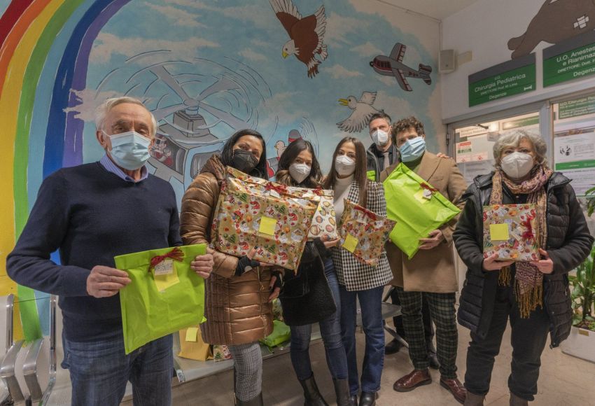 Regali e sorrisi grazie a Immobiliare San Pietro